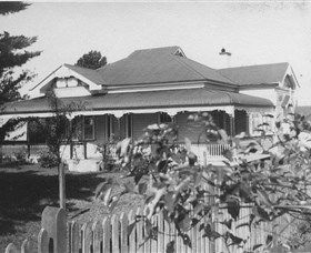 Crawford House - Sunshine Coast Guide 2