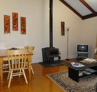 Tinglewood Cabins - Sunshine Coast Guide