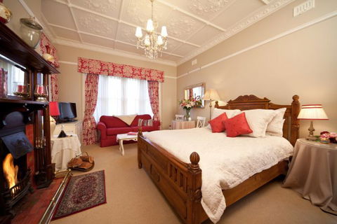 Melba House Bed And Breakfast - Sunshine Coast Guide 2