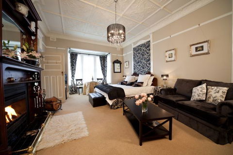 Melba House Bed And Breakfast - Sunshine Coast Guide 3