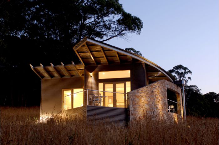 Buckland VIC Sunshine Coast Guide