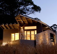 The Buckland - Studio Retreat - Sunshine Coast Guide
