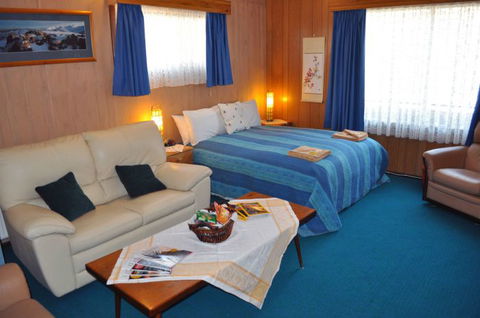 Sages Haus Bed And Breakfast - Sunshine Coast Guide 3