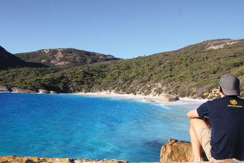 G Adventures - Sunshine Coast Guide 1