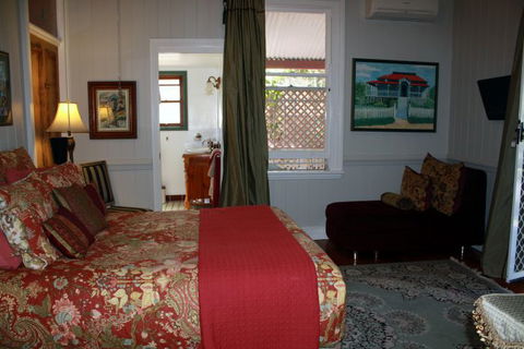 Naracoopa Bed And Breakfast And Pavilion - Sunshine Coast Guide 3