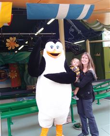 At Theme Park Central Holiday House - Sunshine Coast Guide 1