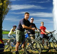 Lake Burley Griffin - Sunshine Coast Guide
