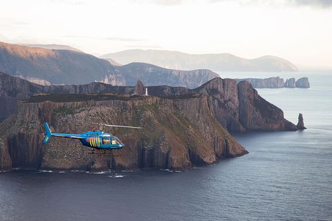 The Grand Tour Helicopter Flight - Sunshine Coast Guide 1