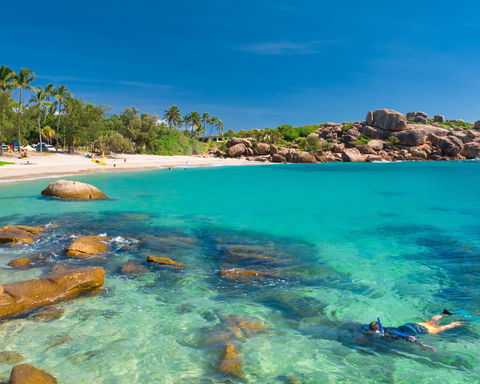 Horseshoe Bay - Bowen - Sunshine Coast Guide 0