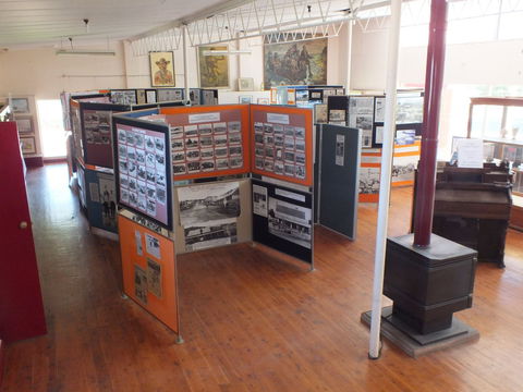 Stewarts Visitor Information And Gallery - Sunshine Coast Guide 2