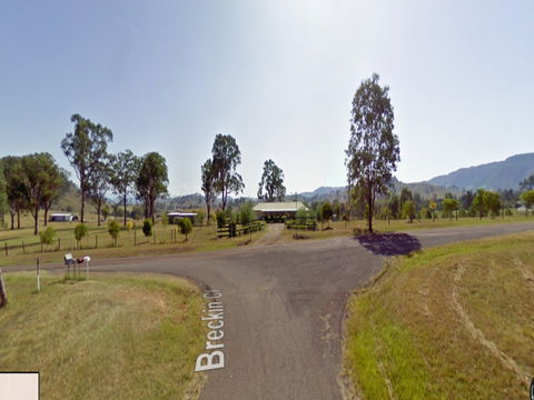 Torryburn - Sunshine Coast Guide 1
