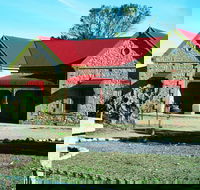 Balladonia - Sunshine Coast Guide