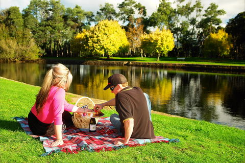 Bells Parade Reserve - Sunshine Coast Guide 2