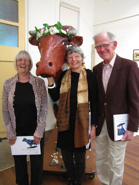 Daisy The Decorated Dairy Cow - Sunshine Coast Guide 2