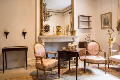 The Johnston Collection - Sunshine Coast Guide 1