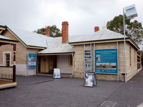 ArtGeo Cultural Complex - Sunshine Coast Guide 1