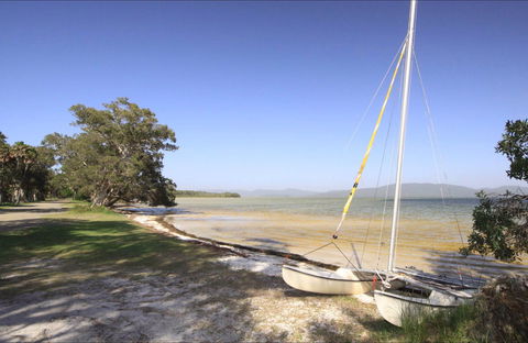 Sailing Club Picnic Area - Sunshine Coast Guide 0