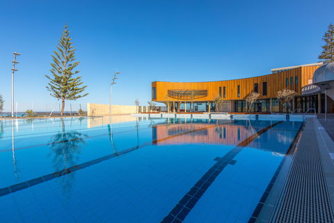 Scarborough Beach Pool - Sunshine Coast Guide 1