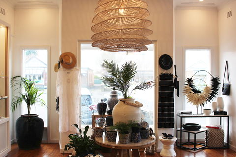 The White Place - Sunshine Coast Guide 1