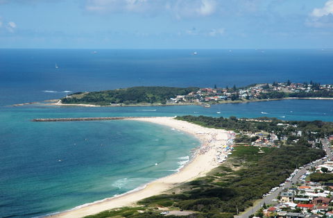 Blacksmiths Beach - Sunshine Coast Guide 1