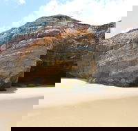 Shelley Caves - Sunshine Coast Guide