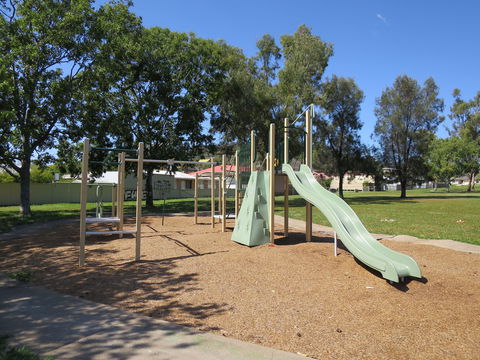 Athol Gallen Park - Sunshine Coast Guide 0
