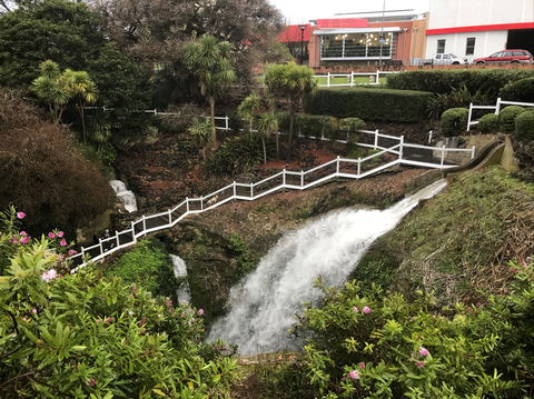 Cave Garden - Sunshine Coast Guide 2