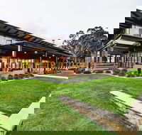 Lakeside Function Centre - Eight Willows Retreat - Sunshine Coast Guide