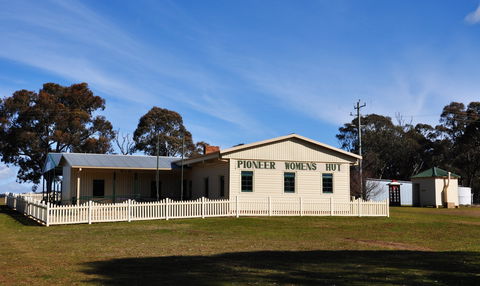 Pioneer Women's Hut Museum - Sunshine Coast Guide 0