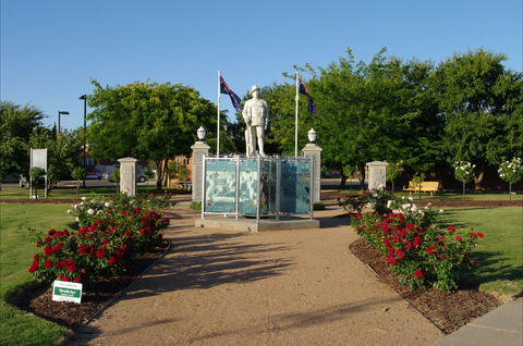 WW1 Memorial Park - Sunshine Coast Guide 0