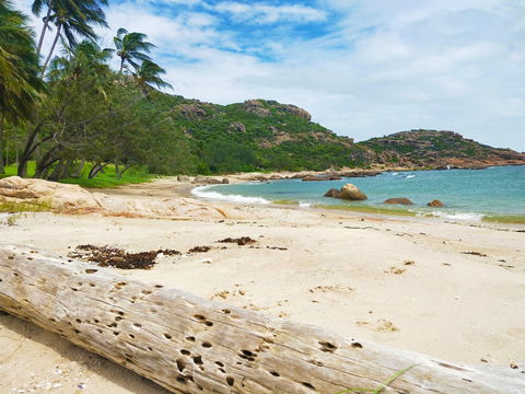 Bowen's Murray's Bay - Sunshine Coast Guide 2