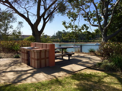 Riverside Parklands And Playground - Sunshine Coast Guide 2