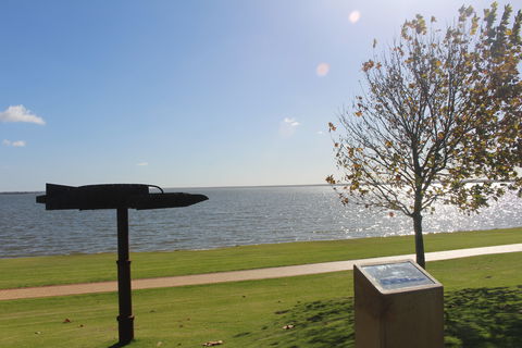 The Donald Campbell Obelisk - Sunshine Coast Guide 0