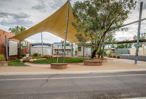 At The Creek Visitor Information Centre - Sunshine Coast Guide 2