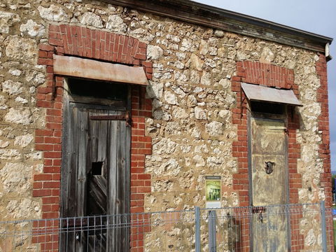 A Walk Back In Time Time Trail - Kingscote - Sunshine Coast Guide 0
