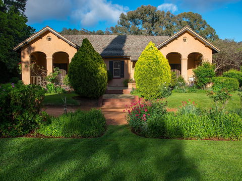 Calthorpes' House - Sunshine Coast Guide 0