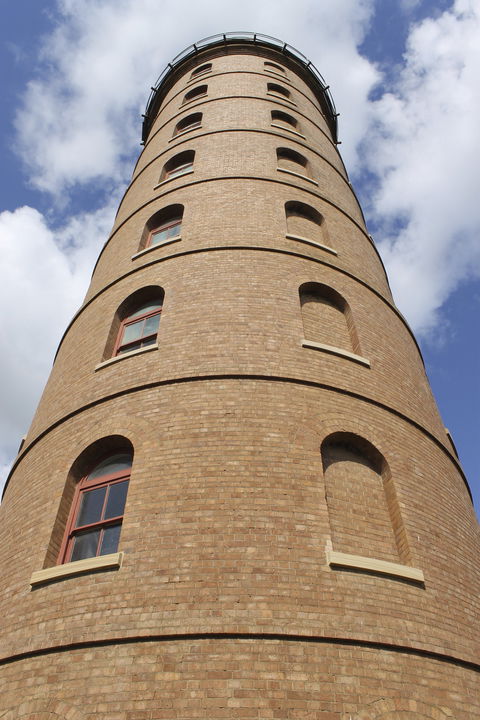 East  Bundaberg Water Tower - Sunshine Coast Guide 1