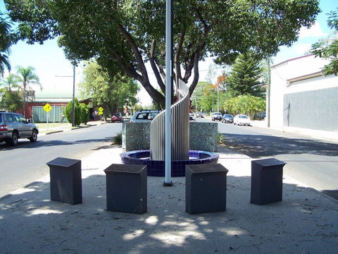 Emerald War Memorial - Sunshine Coast Guide 0