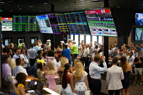 Gold Coast Turf Club - Sunshine Coast Guide 0
