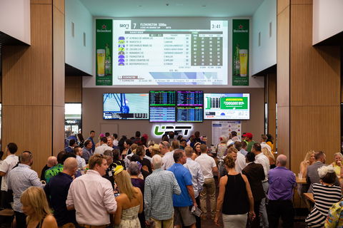 Gold Coast Turf Club - Sunshine Coast Guide 1