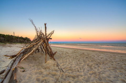 Red Beach - Sunshine Coast Guide 0