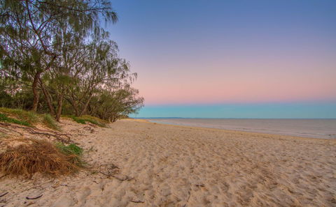 Red Beach - Sunshine Coast Guide 2