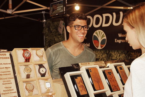 Surfers Paradise Beachfront Markets - Sunshine Coast Guide 1