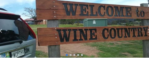 WCPTHV  Wine Country Private Transfers - Sunshine Coast Guide 0