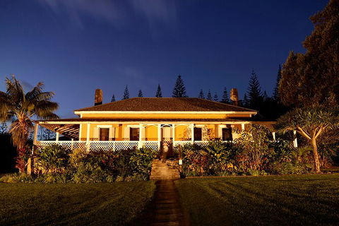 1856 The Untold Story - Sunshine Coast Guide 1