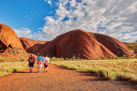 Explore Uluru: 7 Hours Guide Tour At Sunrise With Light Breakfast - Sunshine Coast Guide 3