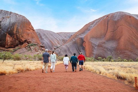 Explore Uluru: 7 Hours Guide Tour At Sunrise With Light Breakfast - Sunshine Coast Guide 0