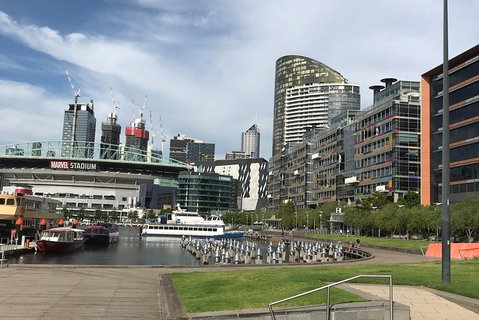 Melbourne CBD To Melbourne Airport (1 Way) - Sunshine Coast Guide 7