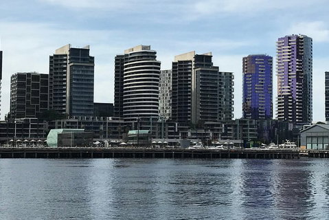 Melbourne CBD To Melbourne Airport (1 Way) - Sunshine Coast Guide 4