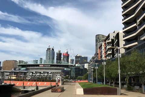 Melbourne CBD To Melbourne Airport (1 Way) - Sunshine Coast Guide 6